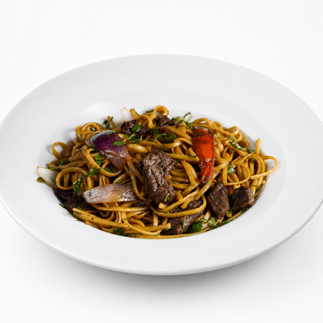 Tallarin Saltado de Carne.
